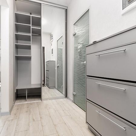 Pearl 44 Apartment With Terrace Odesa Exterior photo