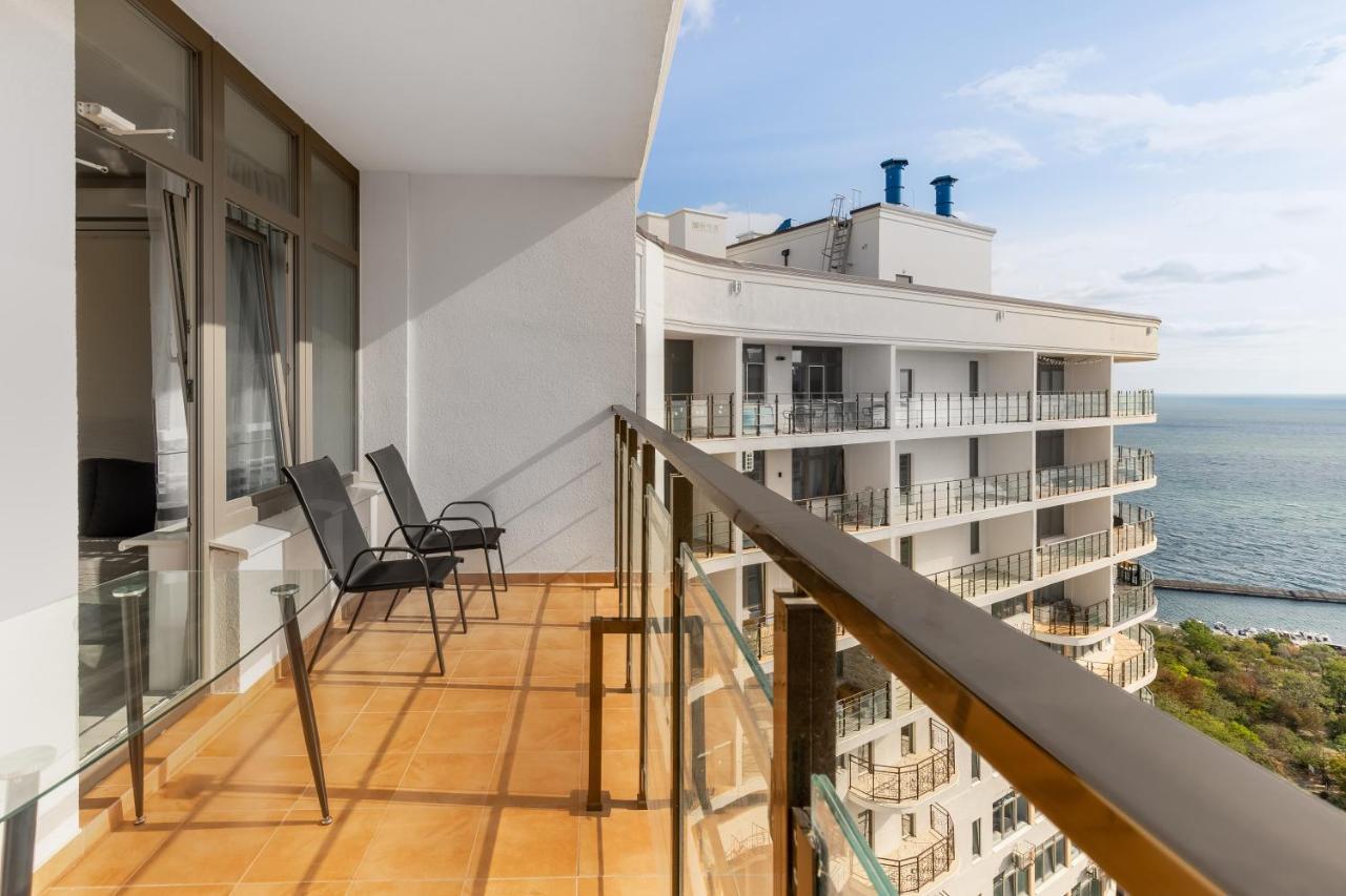 Pearl 44 Apartment With Terrace Odesa Exterior photo